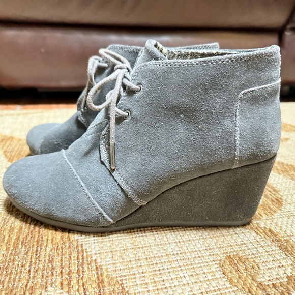 Toms Desert Wedge Womens Blue Taupe Suede Lace Up Ankle Boots Booties Sz 9 -EXC - Picture 2 of 9